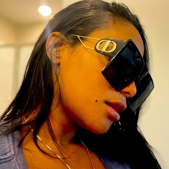 DIOR DIOR!!!NEW NEW AND 💯 ORIGINAL - Picture 7 of 7